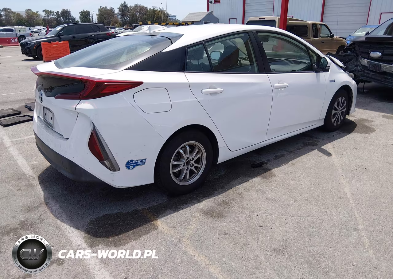 2021 Toyota Prius Prime Le VIN:JTDKAMFP3M3168849 - 4