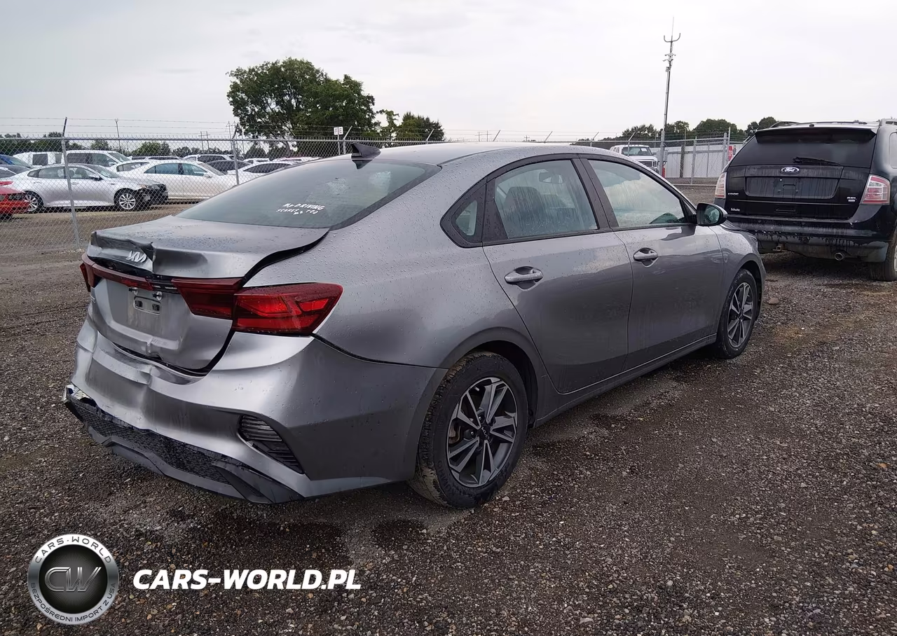 2024 Kia Forte Lxs VIN:3KPF24ADXRE807272 - 4