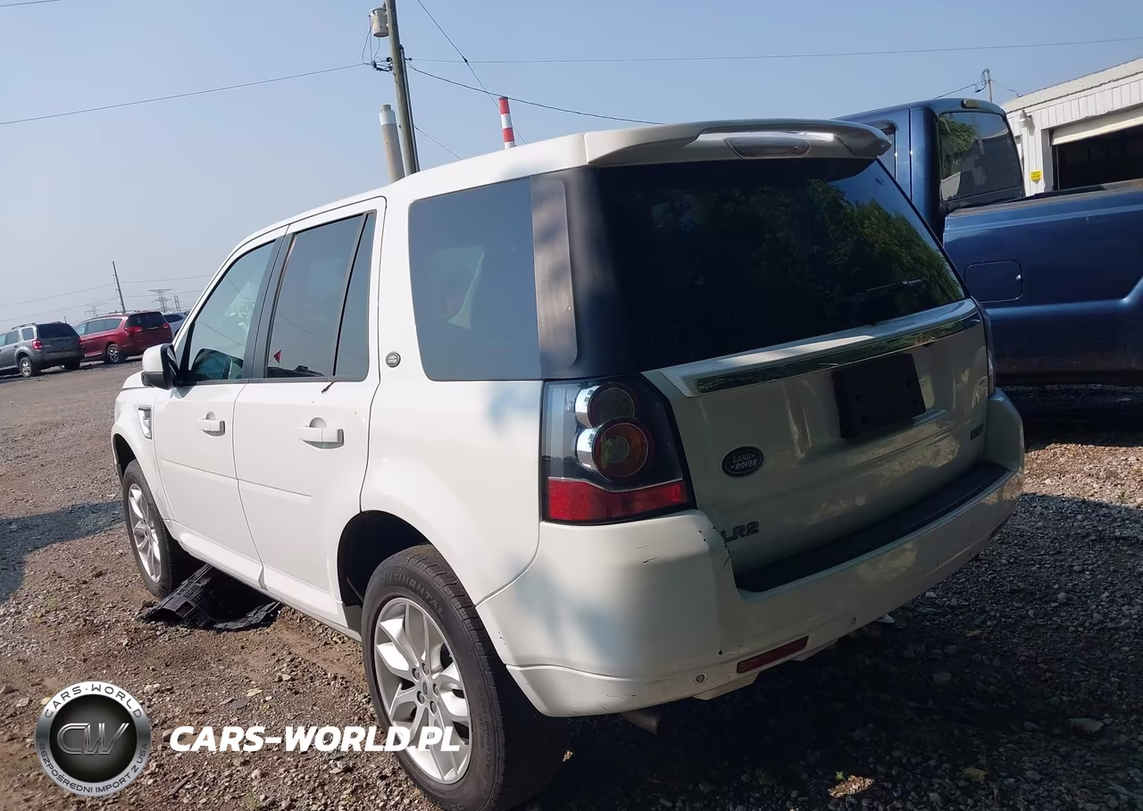 2014 Land Rover Lr2 VIN:SALFR2BG2EH411486 - 3