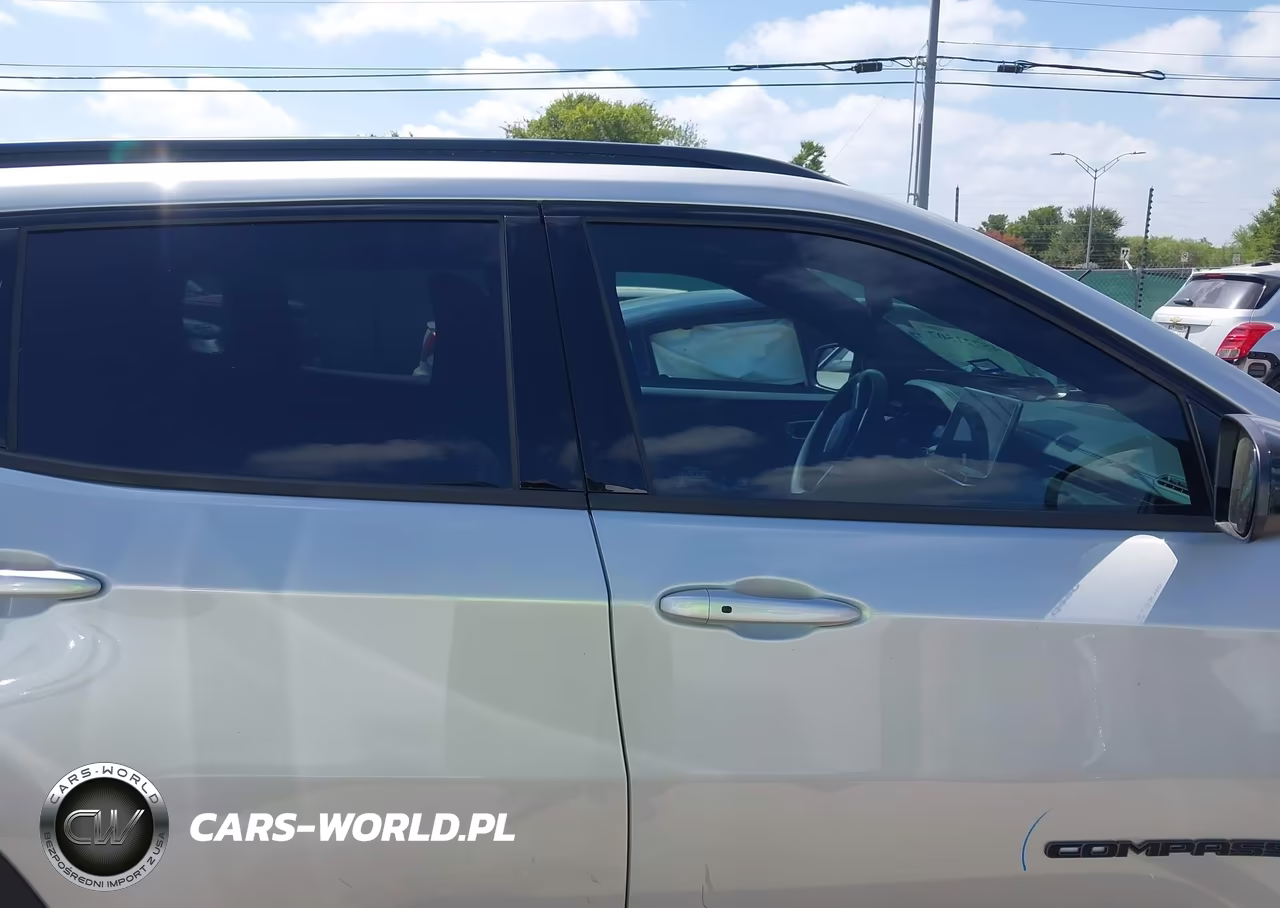 2025 Jeep Compass Latitude 4X4 VIN:3C4NJDBN2ST580277 - 13