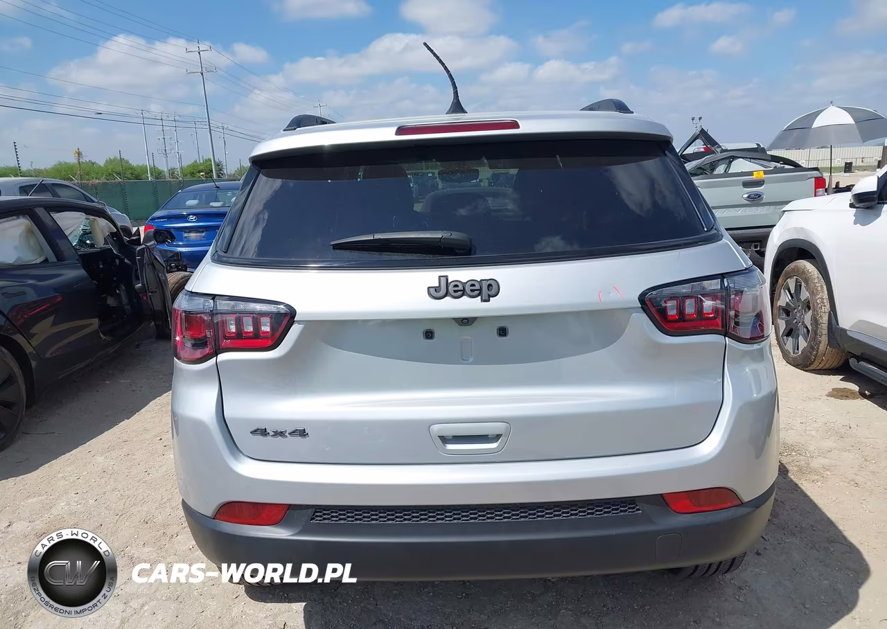 2025 Jeep Compass Latitude 4X4 VIN:3C4NJDBN2ST580277 - 16