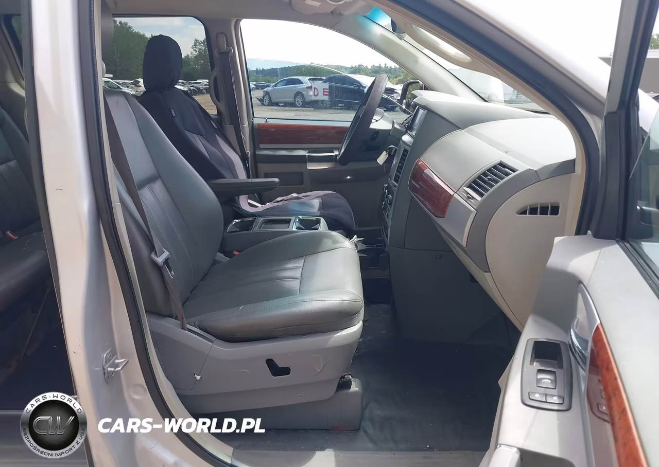 2009 Chrysler Town & Country Touring VIN:2A8HR54109R522423 - 5