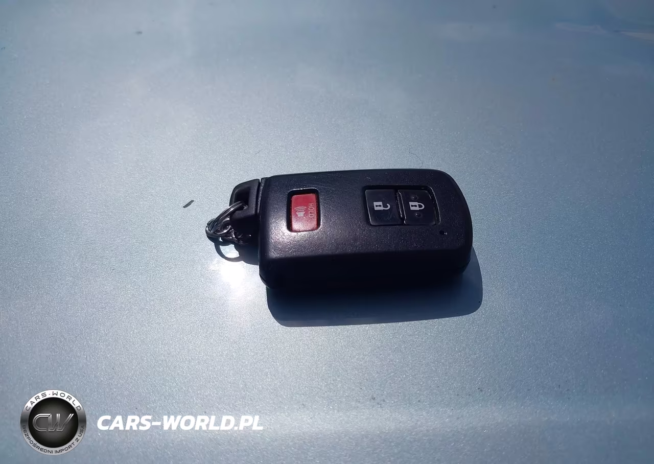 2014 Toyota Prius C Three VIN:JTDKDTB37E1064463 - 11