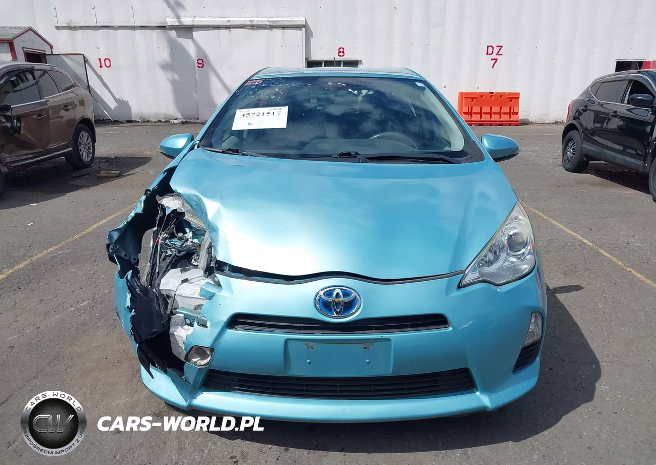2014 Toyota Prius C Three VIN:JTDKDTB37E1064463 - 12