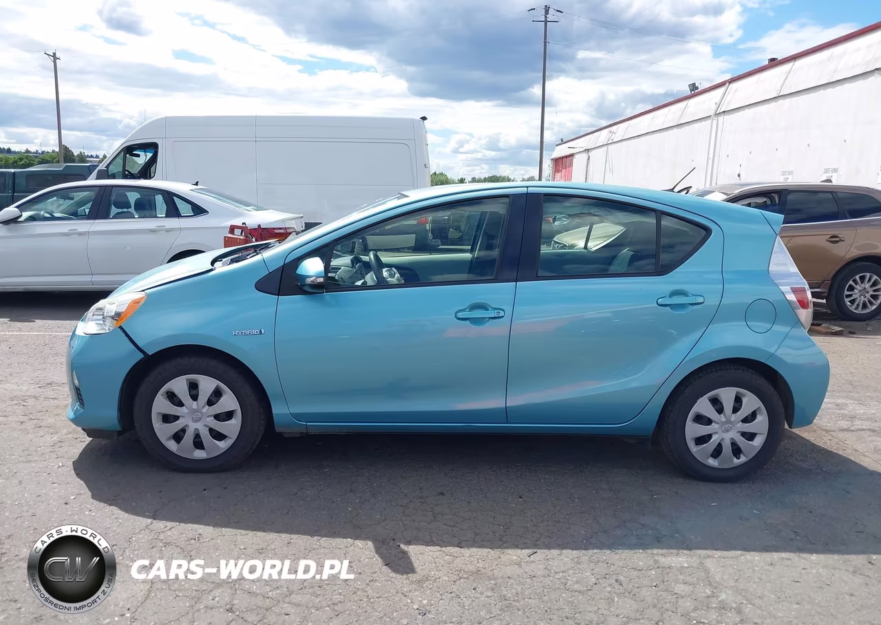 2014 Toyota Prius C Three VIN:JTDKDTB37E1064463 - 14