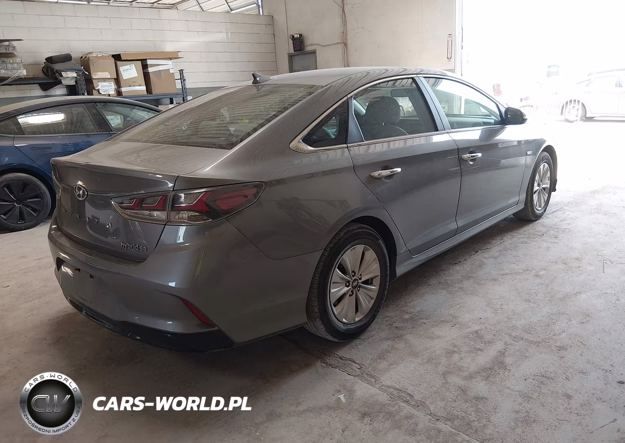2018 Hyundai Sonata Hybrid Se VIN:KMHE24L3XJA082887 - 4