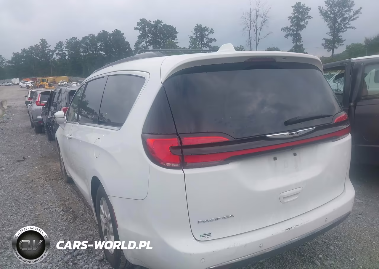 2022 Chrysler Pacifica Touring L VIN:2C4RC1BG8NR112380 - 3