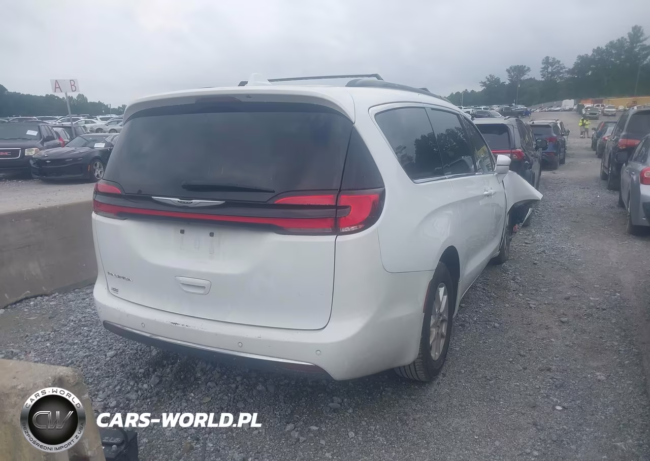 2022 Chrysler Pacifica Touring L VIN:2C4RC1BG8NR112380 - 4