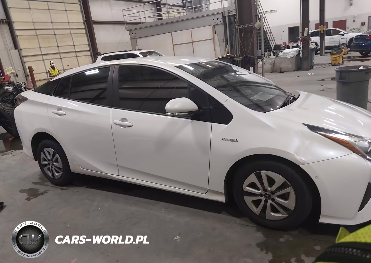 2018 Toyota Prius Two VIN:JTDKBRFU1J3078014 - 14