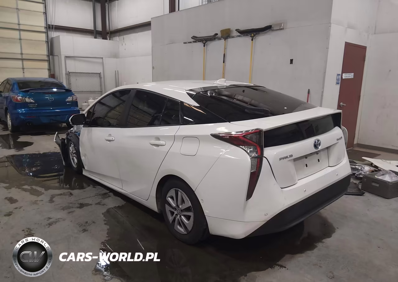 2018 Toyota Prius Two VIN:JTDKBRFU1J3078014 - 3