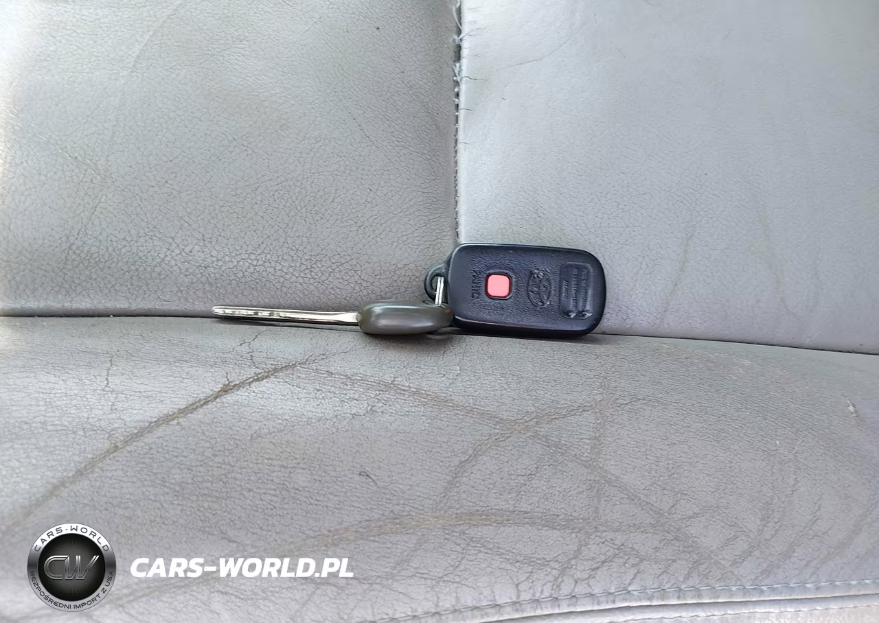 2005 Toyota Sequoia Limited V8 VIN:5TDBT48A85S240308 - 11