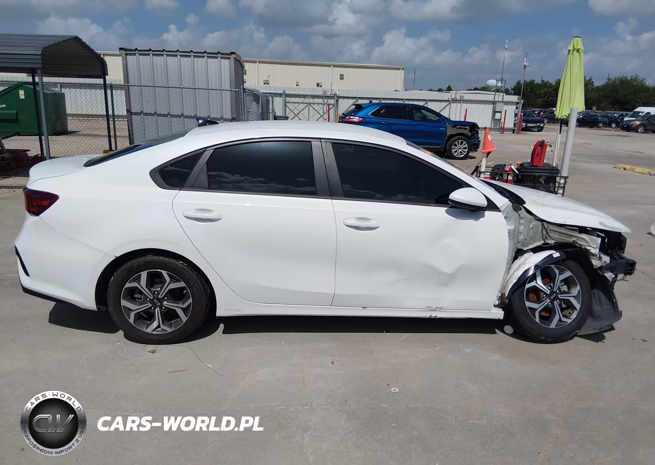 KIA FORTE FE VIN:3KPF24AD7ME359565 - 14