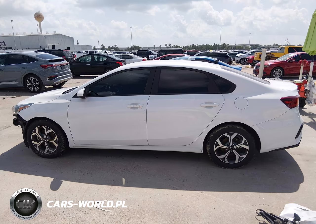 KIA FORTE FE VIN:3KPF24AD7ME359565 - 15
