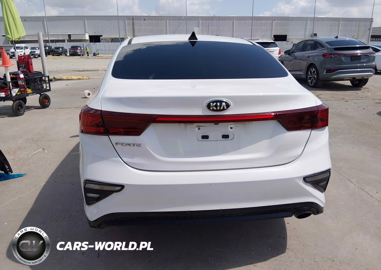KIA FORTE FE VIN:3KPF24AD7ME359565 - 17