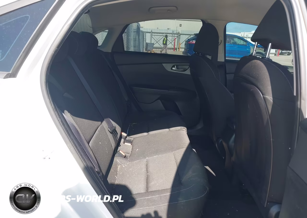 KIA FORTE FE VIN:3KPF24AD7ME359565 - 19