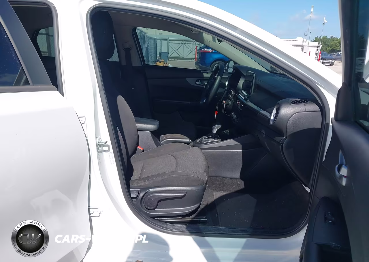KIA FORTE FE VIN:3KPF24AD7ME359565 - 5