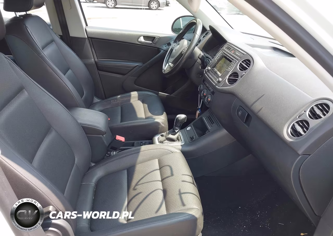 2016 Volkswagen Tiguan S VIN:WVGBV7AX2GW558062 - 5
