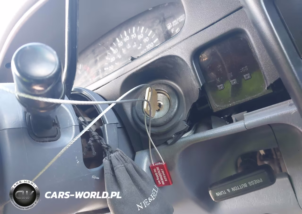 1998 Toyota Tacoma VIN:4TAVL52N8WZ029913 - 11