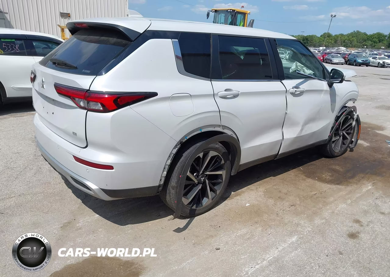 2022 Mitsubishi Outlander Black Edition S-Awc-Se 2.5 S-Awc-Se Launch Edition S-Awc VIN:JA4J4UA83NZ086373 - 4