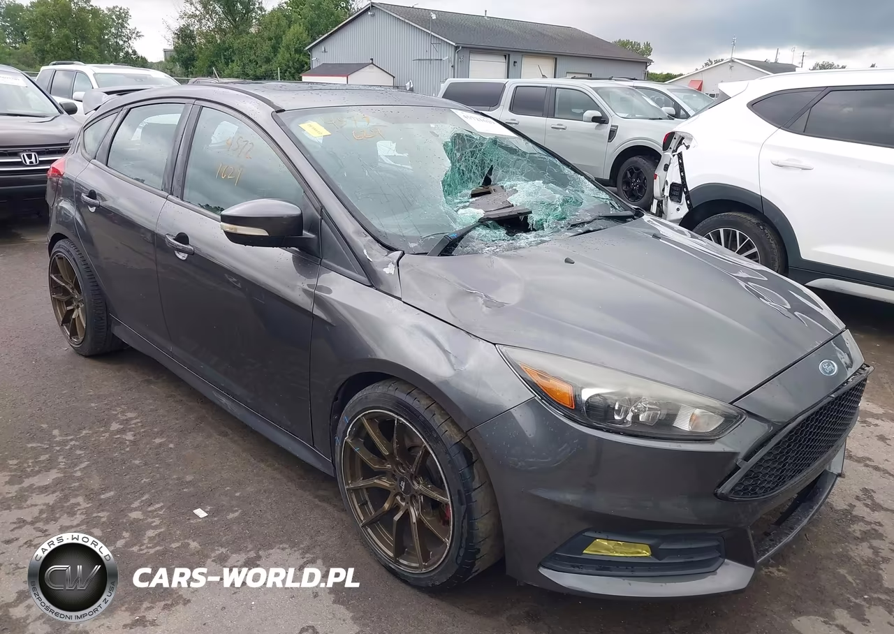 2015 Ford Focus St – zdjęcie 1 z 16