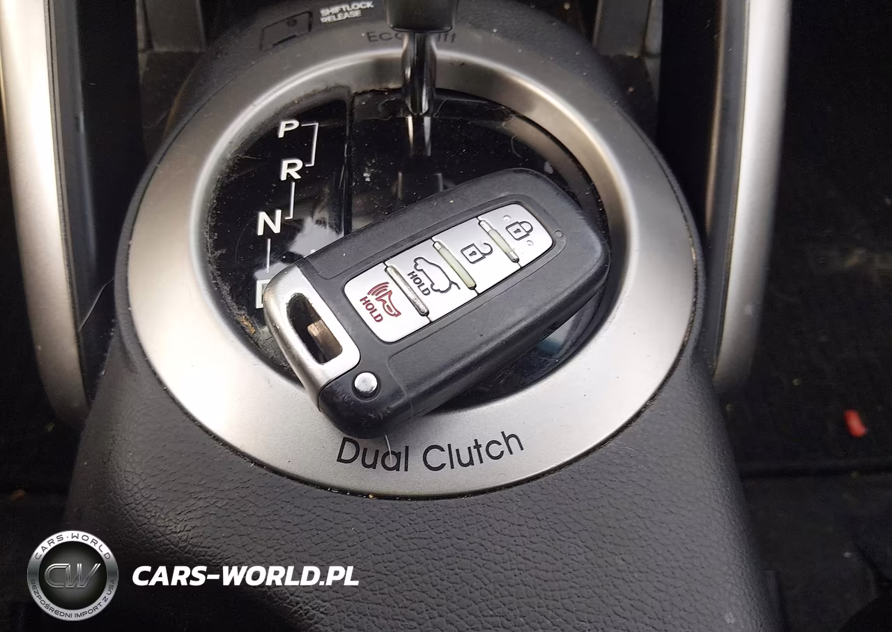 2017 Hyundai Veloster Value Edition VIN:KMHTC6AD2HU324253 - 11