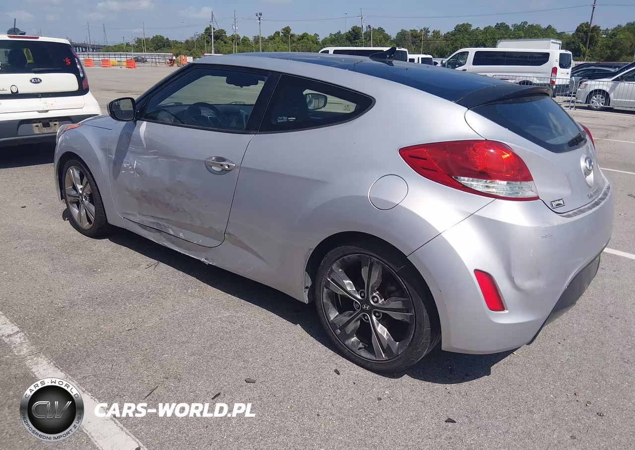 2017 Hyundai Veloster Value Edition VIN:KMHTC6AD2HU324253 - 3