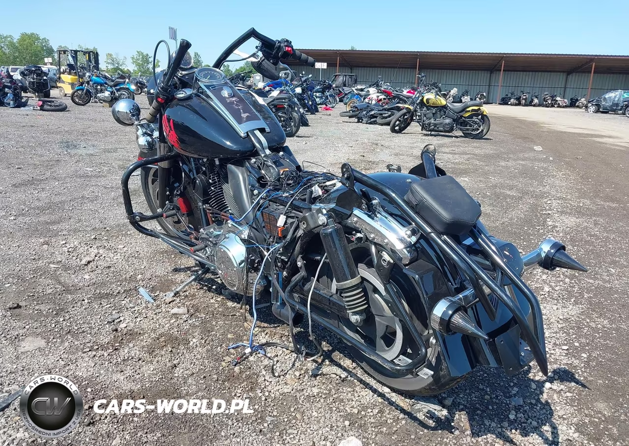 2010 Harley-Davidson Flhp VIN:1HD1FHM11AB672271 - 3