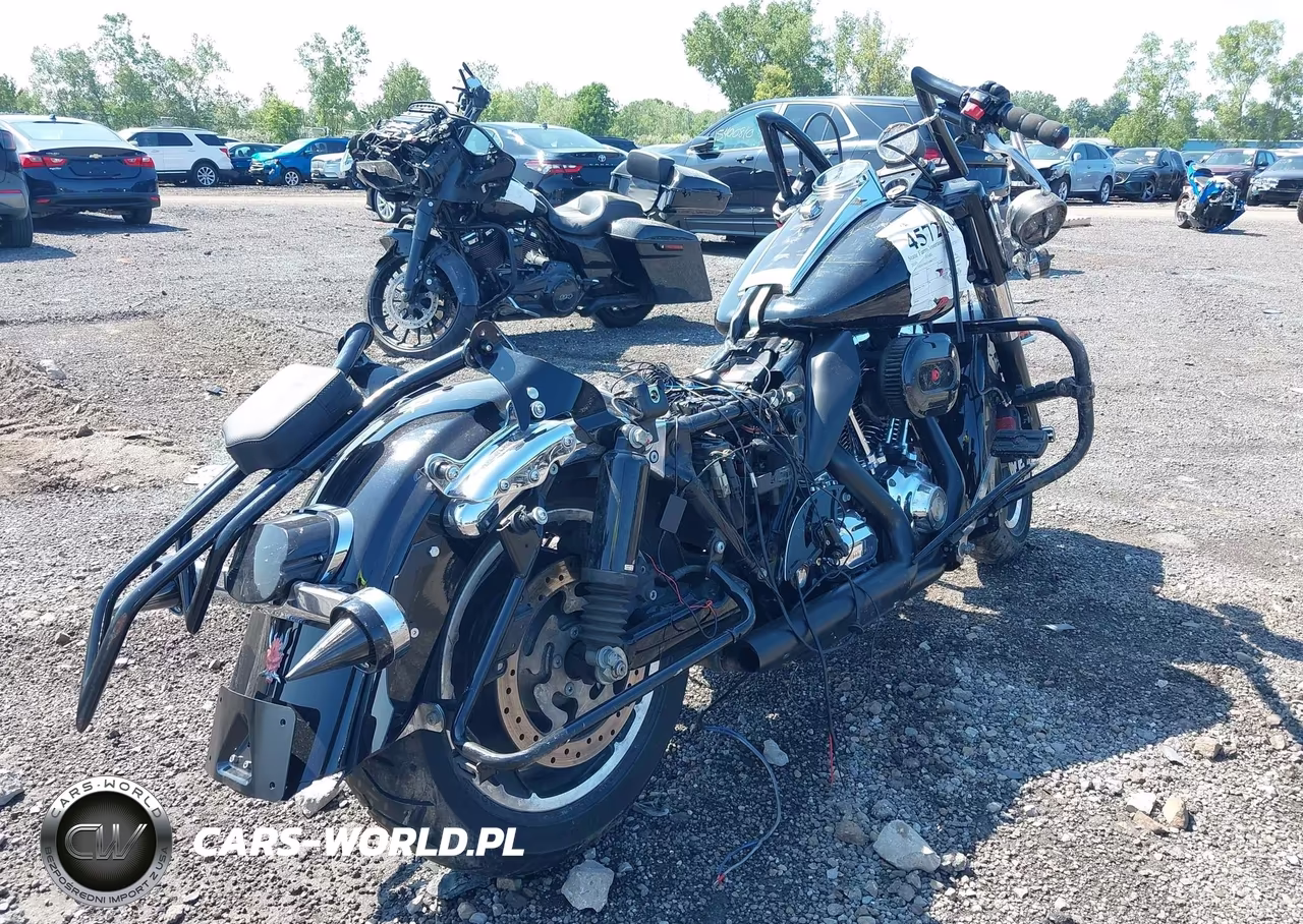 2010 Harley-Davidson Flhp VIN:1HD1FHM11AB672271 - 4