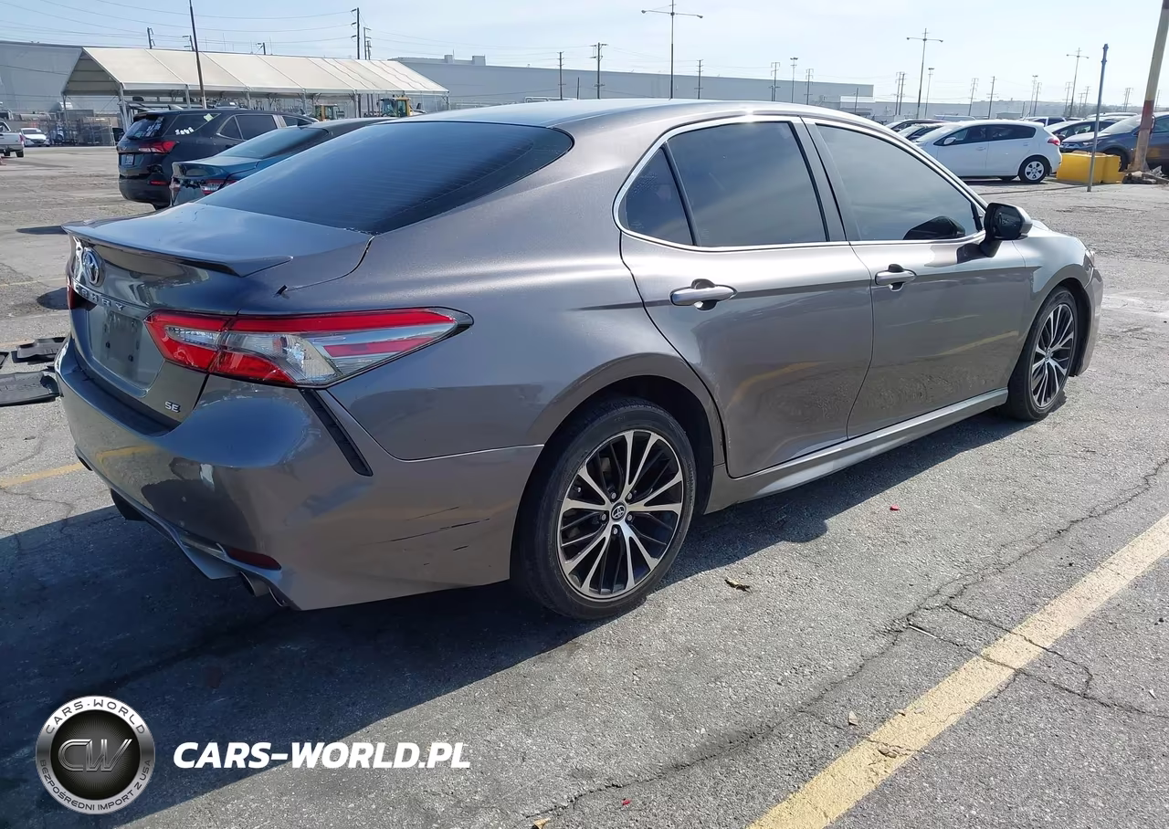2018 Toyota Camry L-Le-Xle-Se-Xse VIN:4T1B11HK5JU540340 - 4