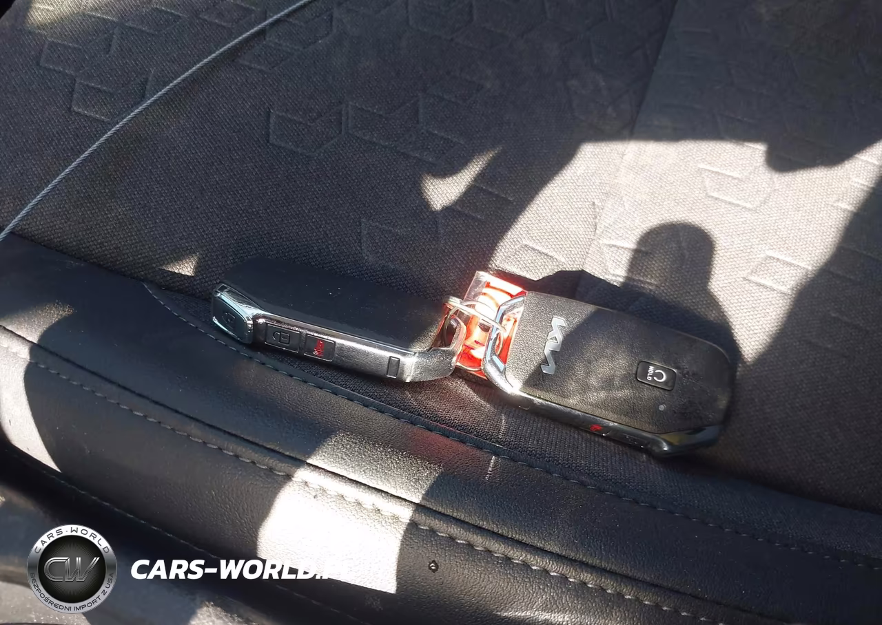 2025 Kia Seltos S VIN:KNDEUCAAXS7672628 - 11
