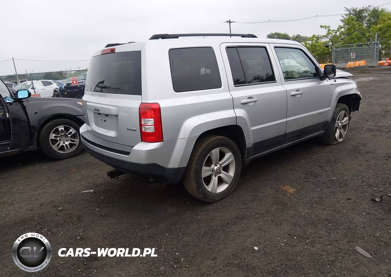 2013 Jeep Patriot Latitude VIN:1C4NJRFB7DD234439 - 4
