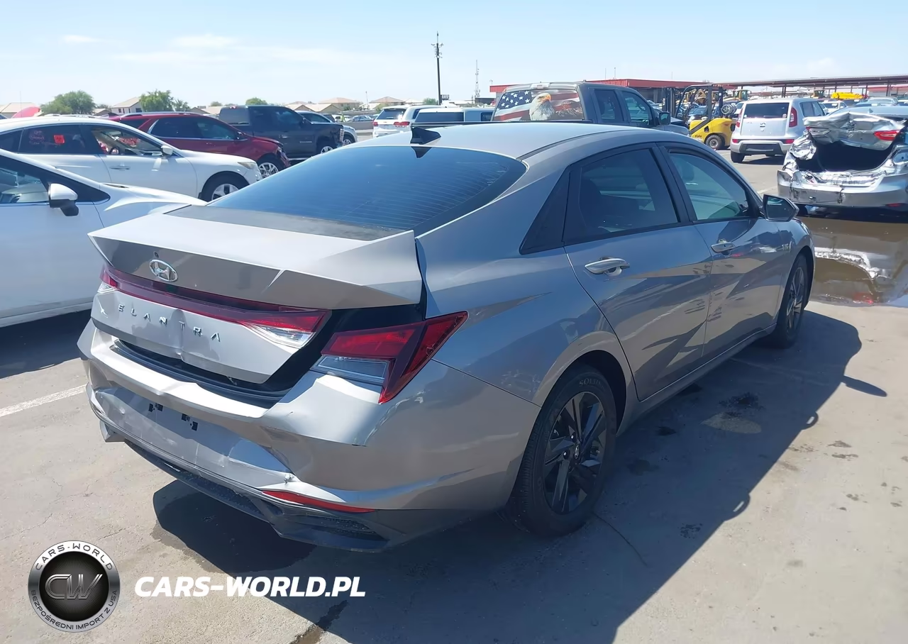 2021 Hyundai Elantra Sel VIN:KMHLM4AG8MU093090 - 4