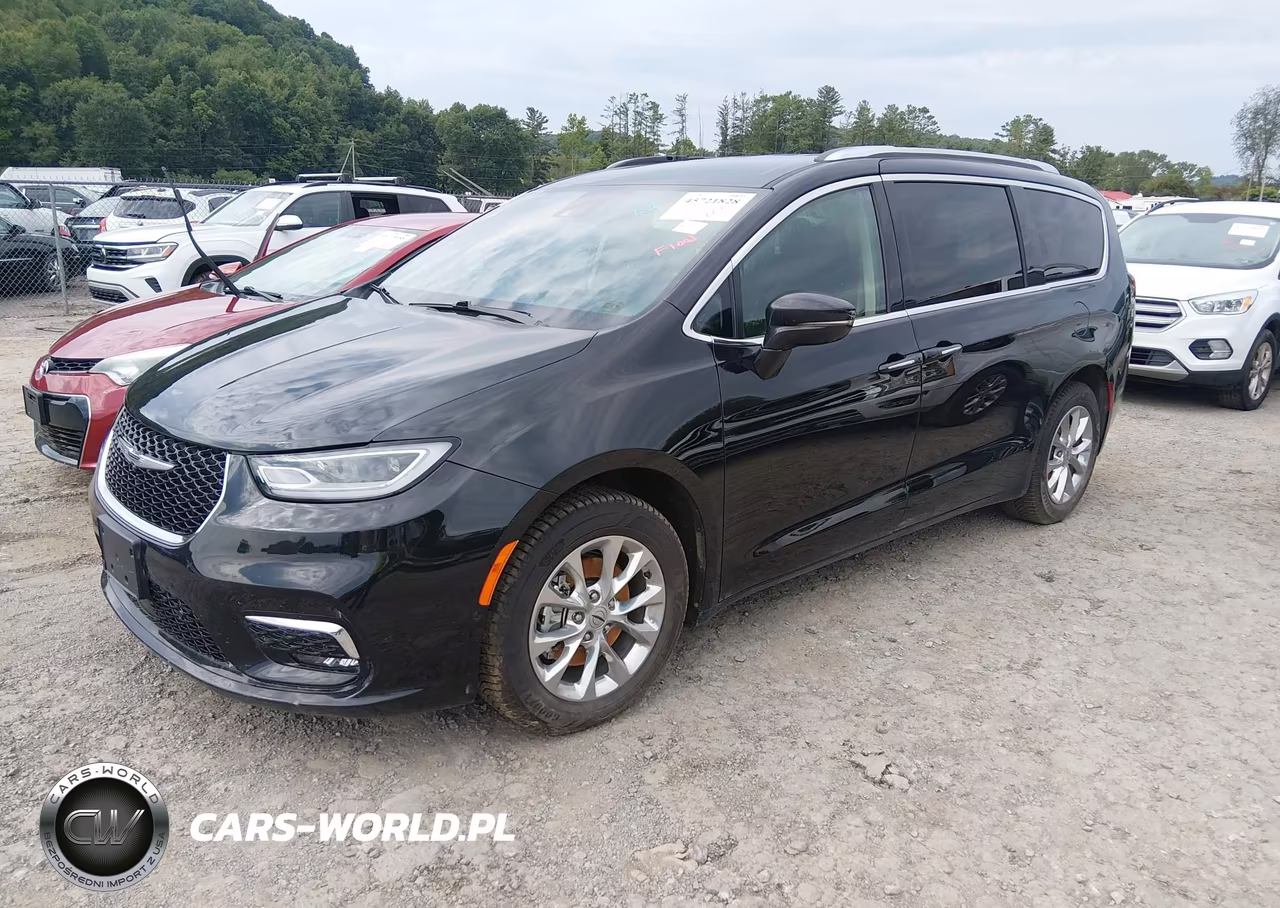 2021 Chrysler Pacifica Touring L VIN:2C4RC1BG8MR560231 - 2