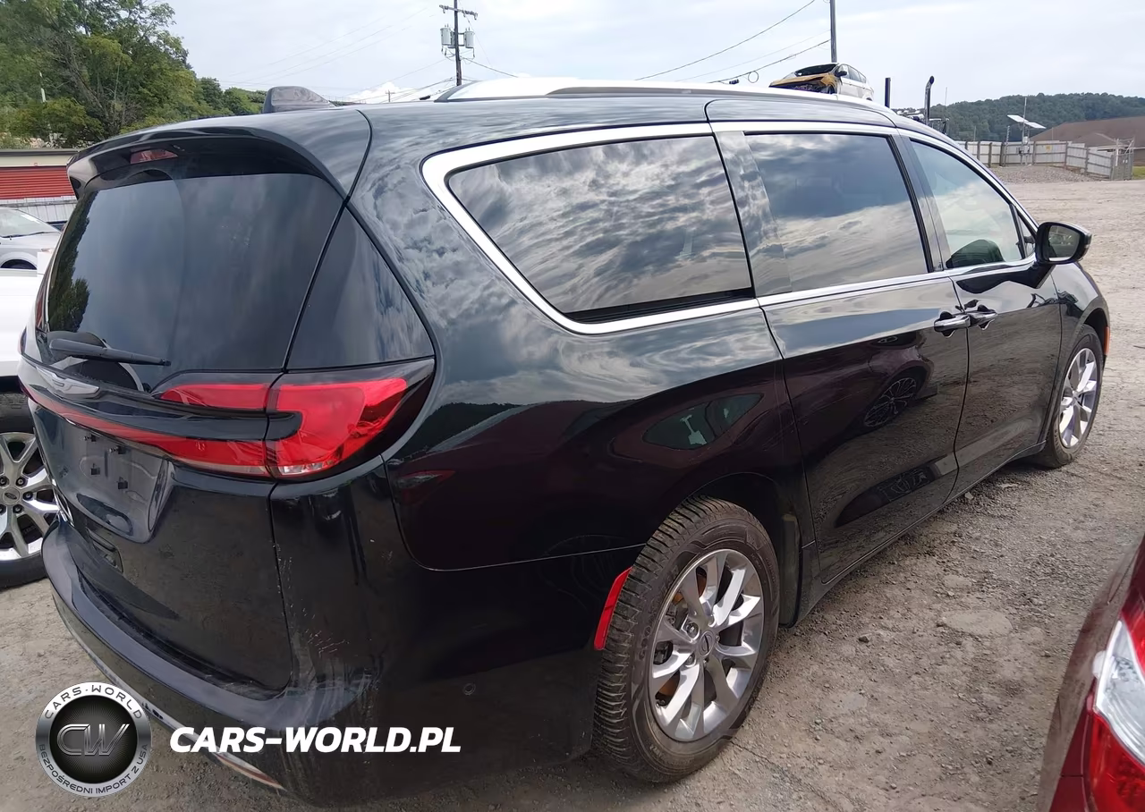 2021 Chrysler Pacifica Touring L VIN:2C4RC1BG8MR560231 - 4