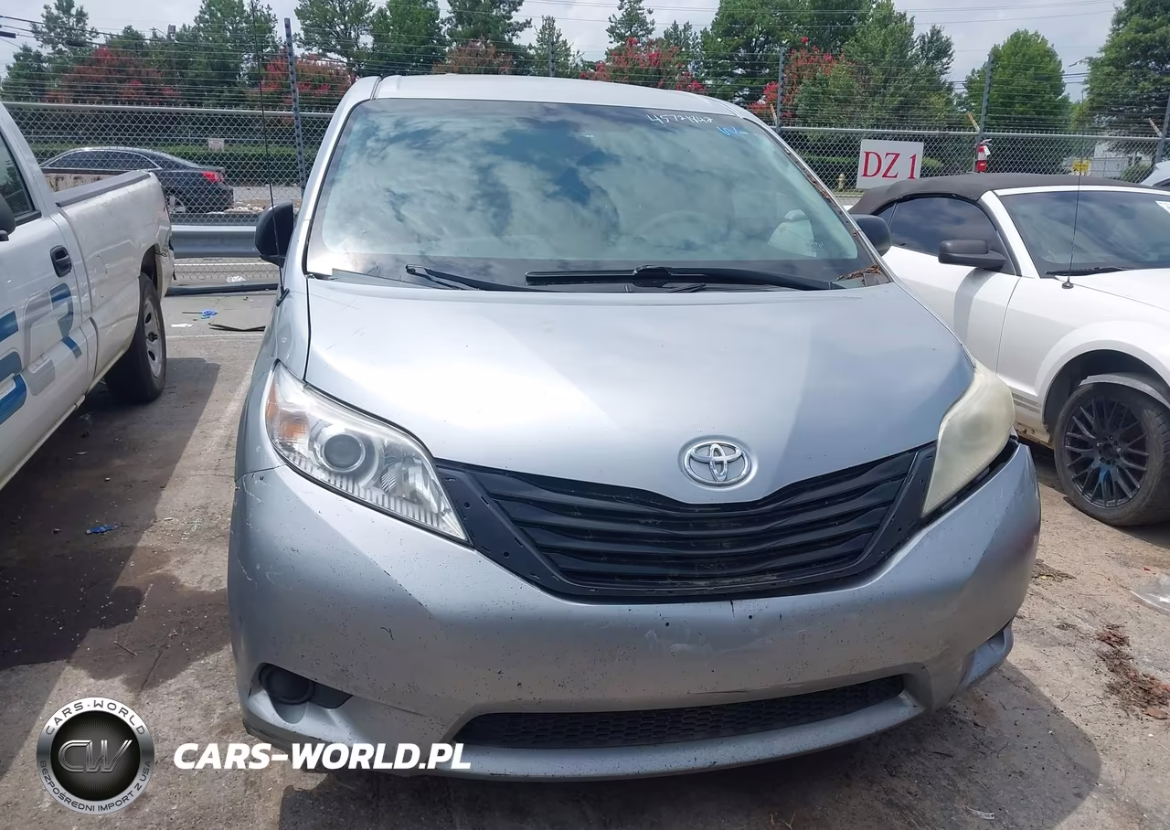 2011 Toyota Sienna VIN:5TDKA3DC1BS005154 - 12