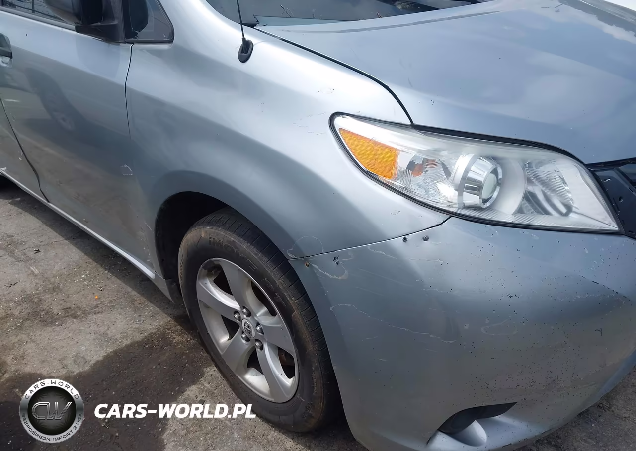 2011 Toyota Sienna VIN:5TDKA3DC1BS005154 - 17