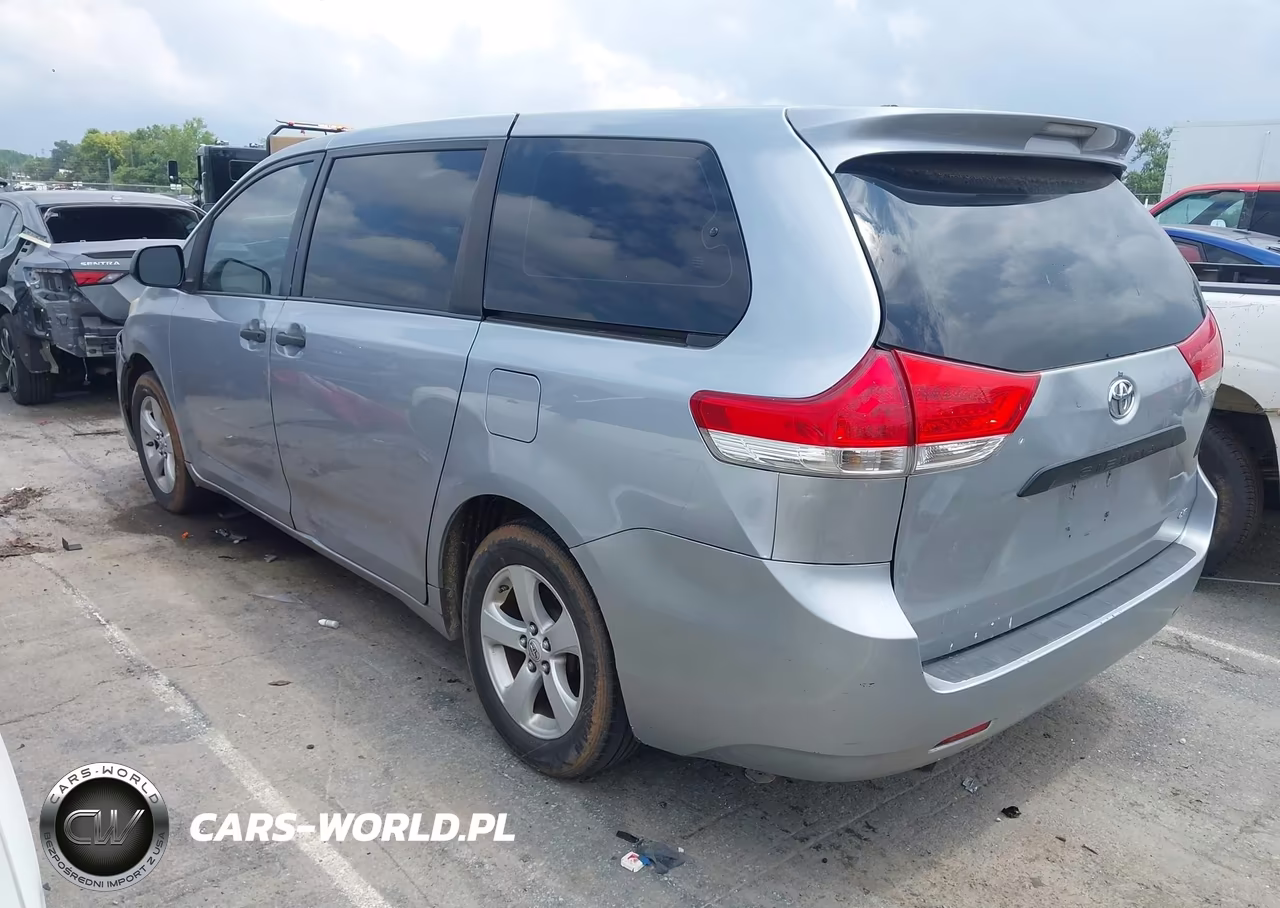 2011 Toyota Sienna VIN:5TDKA3DC1BS005154 - 3