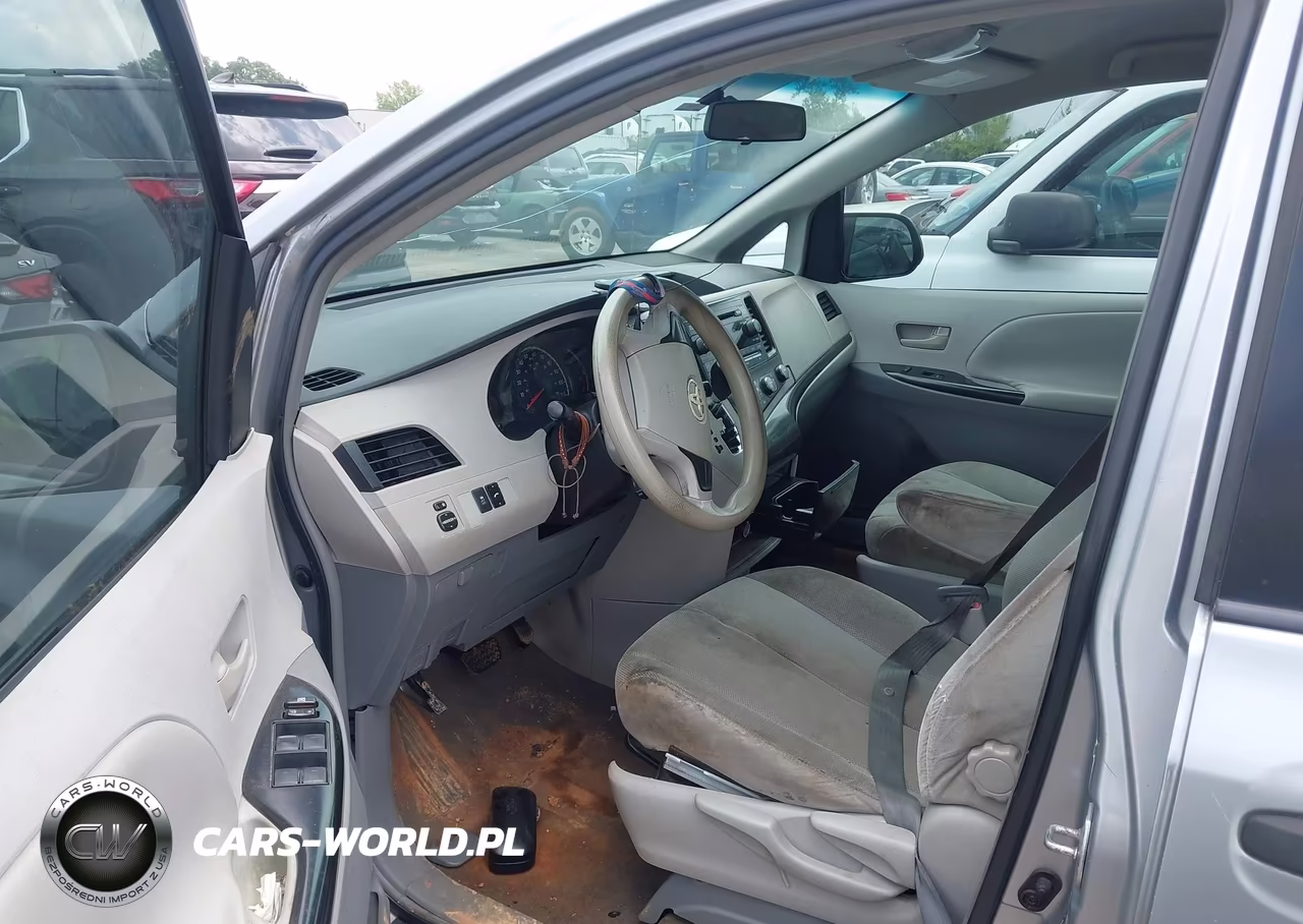 2011 Toyota Sienna VIN:5TDKA3DC1BS005154 - 5
