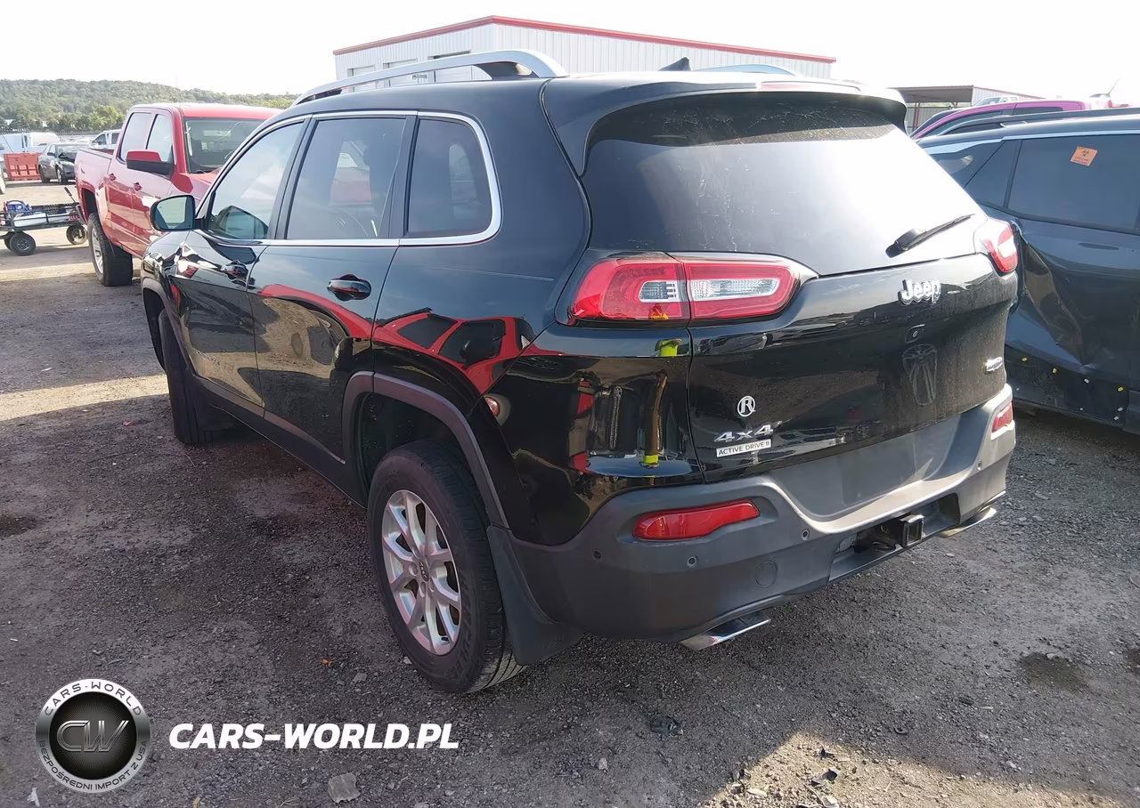 2017 Jeep Cherokee Latitude VIN:1C4PJMCS3HW648330 - 3