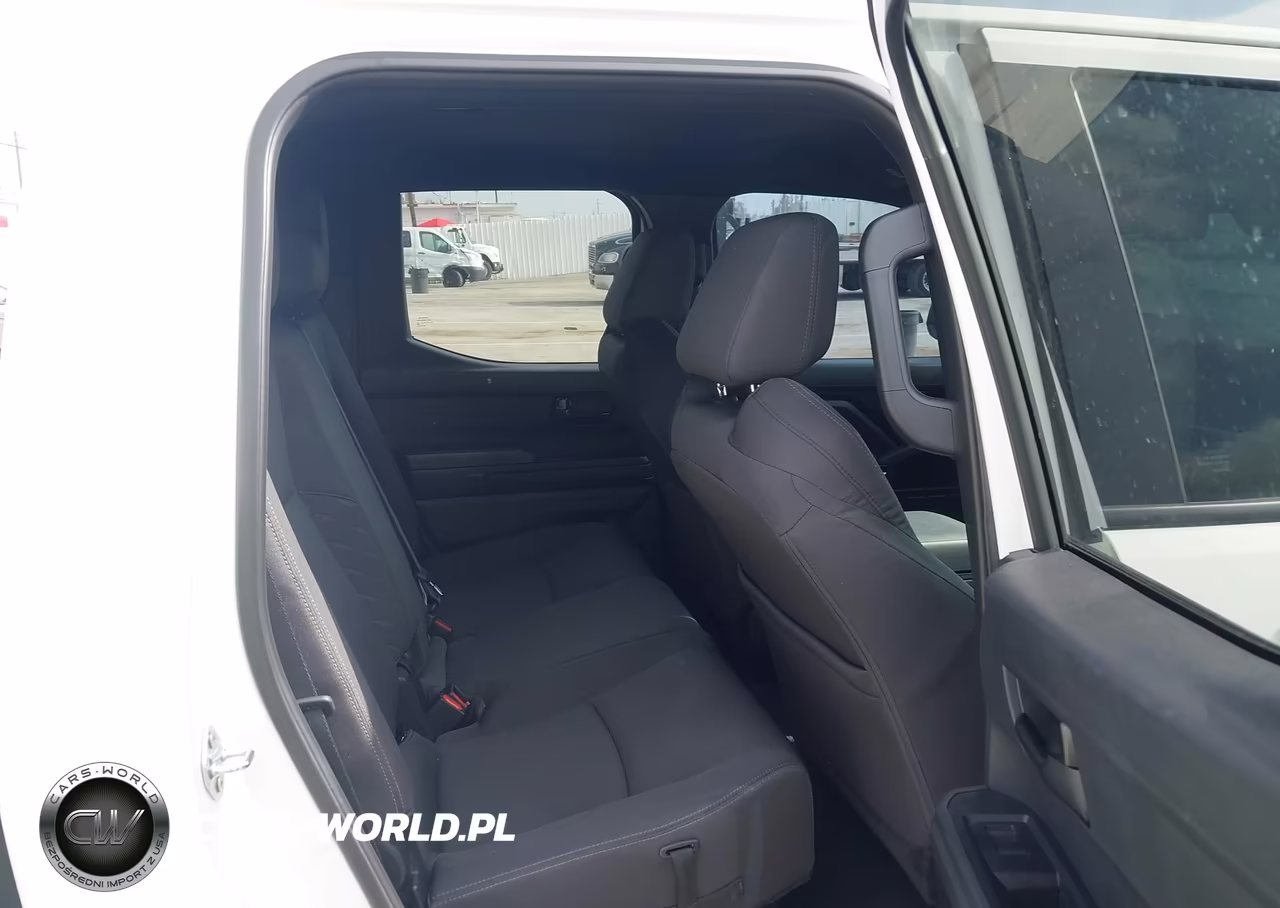 2025 Toyota Tacoma Sr5 VIN:3TMKB5FN3SM052032 - 8