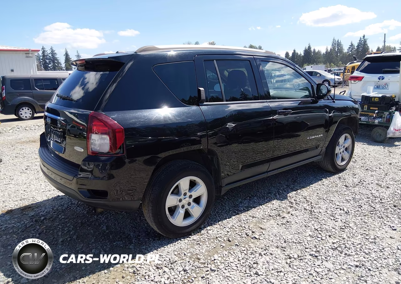 2016 Jeep Compass Latitude VIN:1C4NJCEAXGD773521 - 4