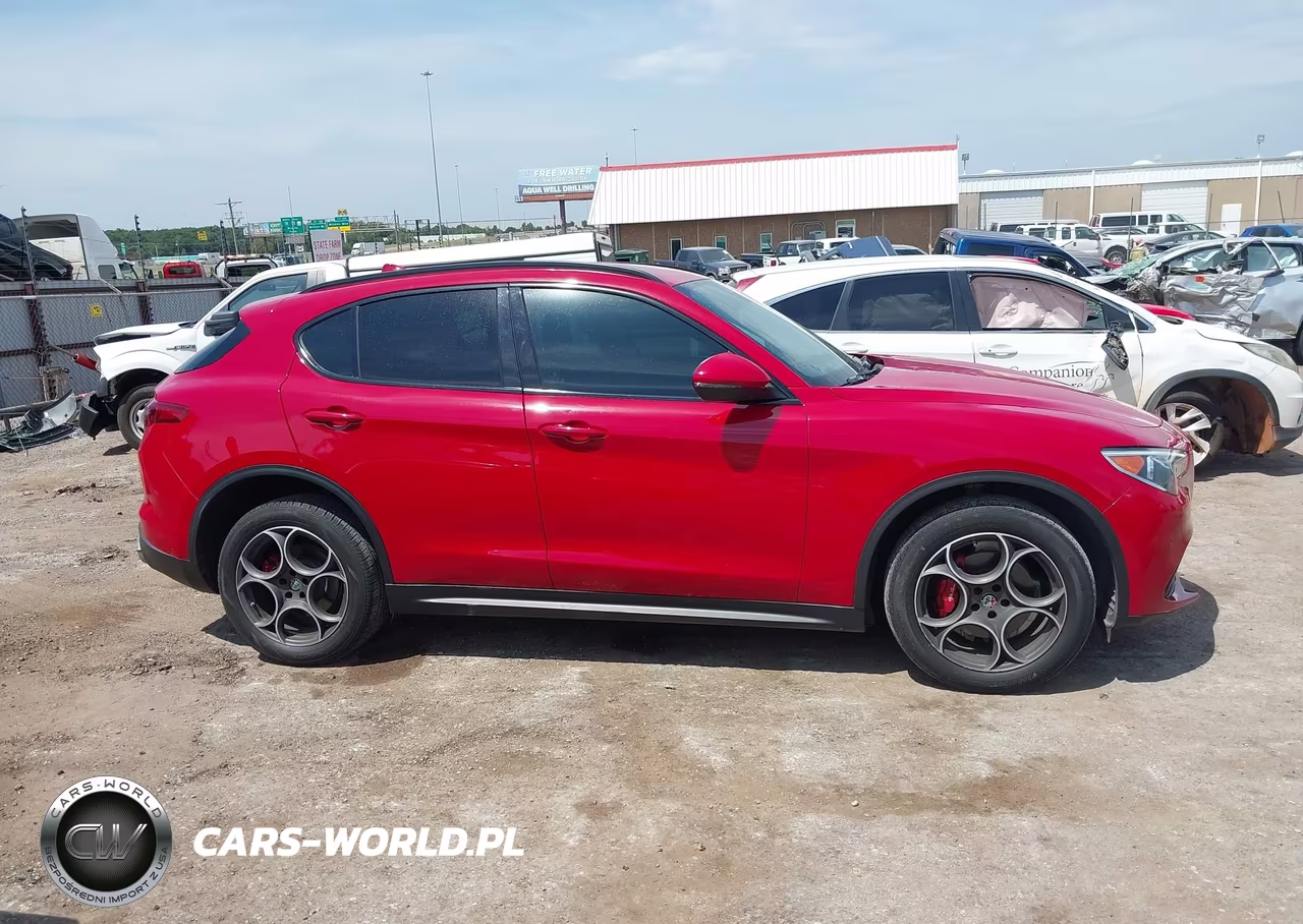 2018 Alfa Romeo Stelvio Sport Awd VIN:ZASFAKPN8J7B72765 - 13