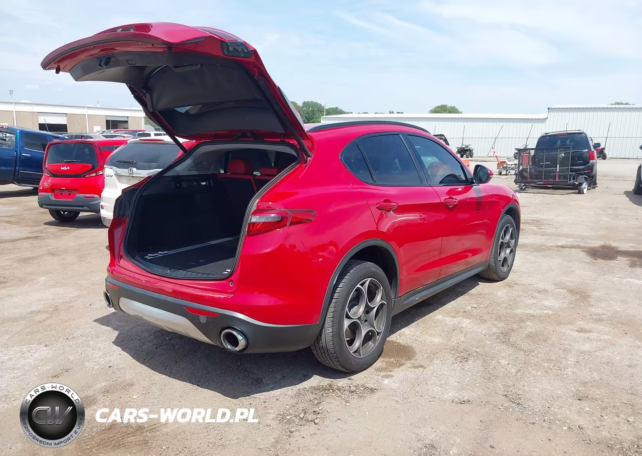 2018 Alfa Romeo Stelvio Sport Awd VIN:ZASFAKPN8J7B72765 - 4