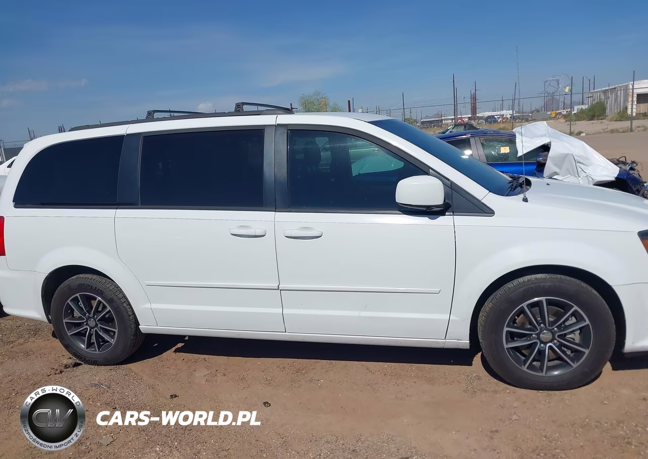 2016 Dodge Grand Caravan R-T VIN:2C4RDGEG1GR362784 - 13