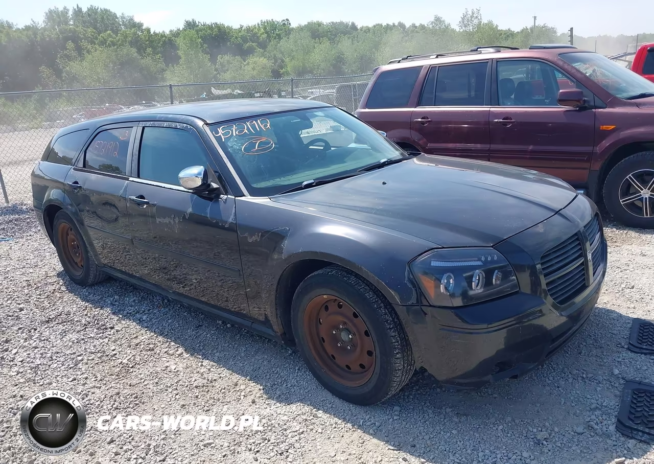 2005 Dodge Magnum Se