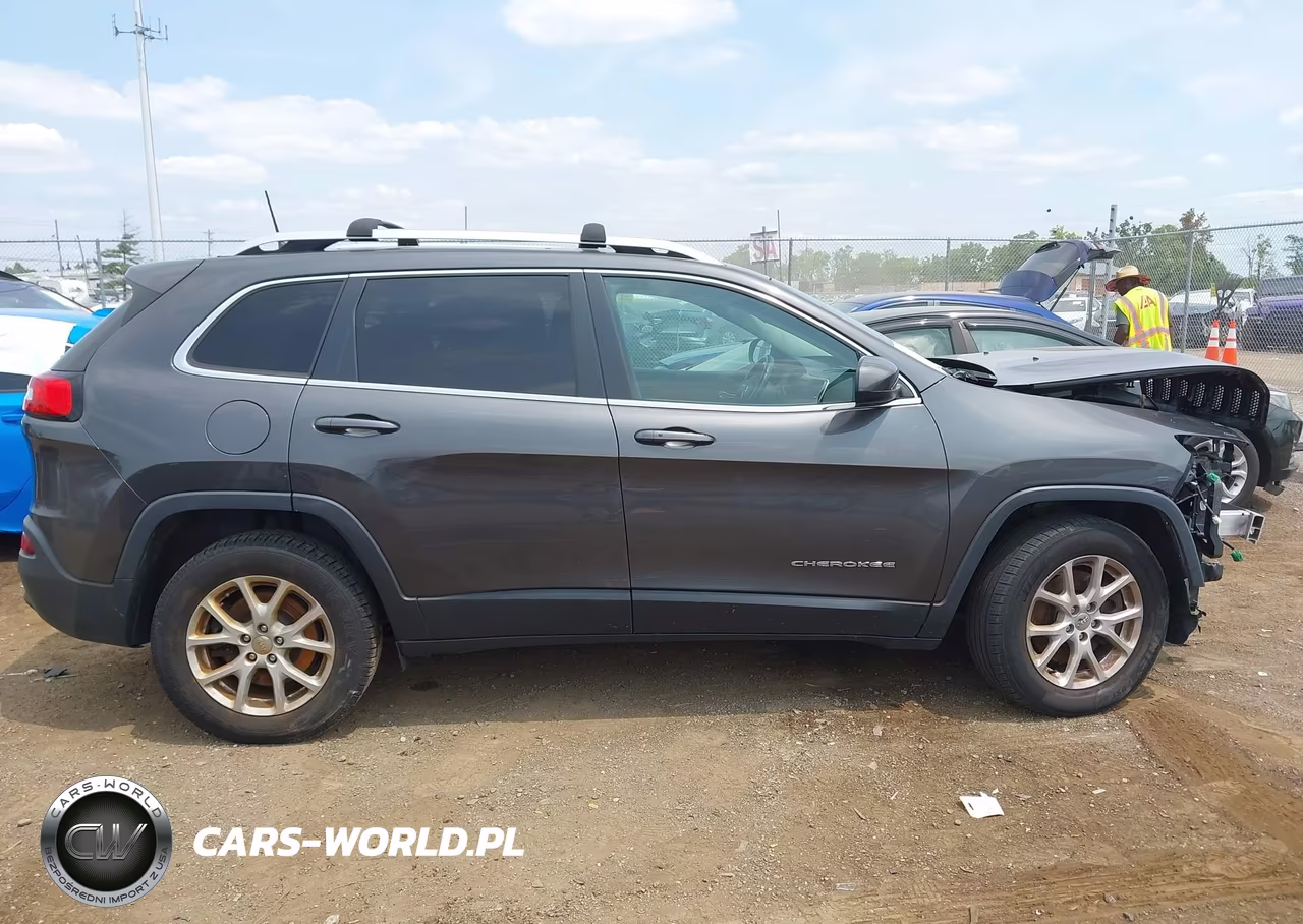 2017 Jeep Cherokee Latitude 4X4 VIN:1C4PJMCB1HW608750 - 14