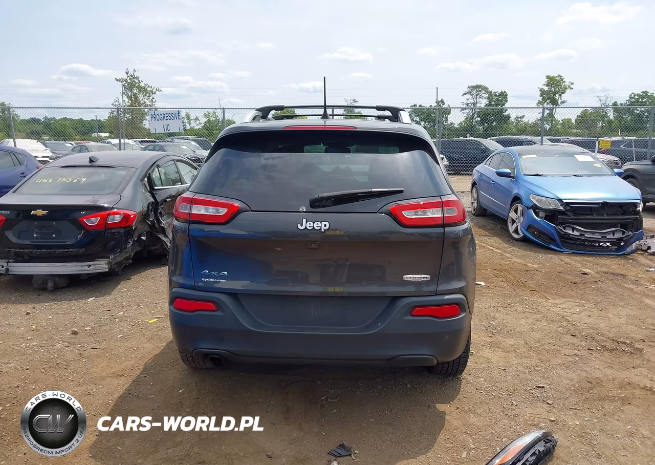 2017 Jeep Cherokee Latitude 4X4 VIN:1C4PJMCB1HW608750 - 17