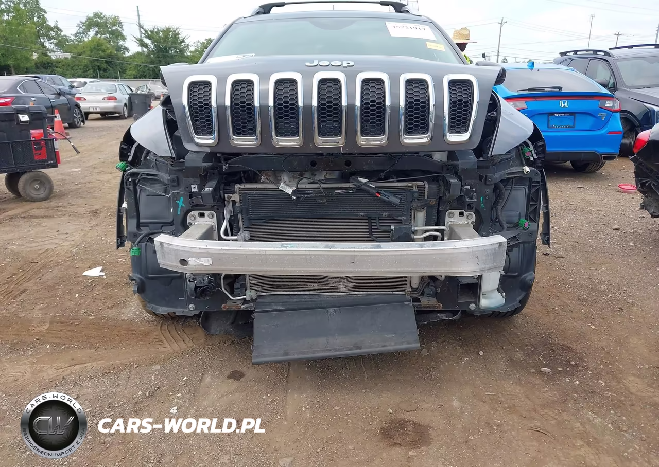 2017 Jeep Cherokee Latitude 4X4 VIN:1C4PJMCB1HW608750 - 6