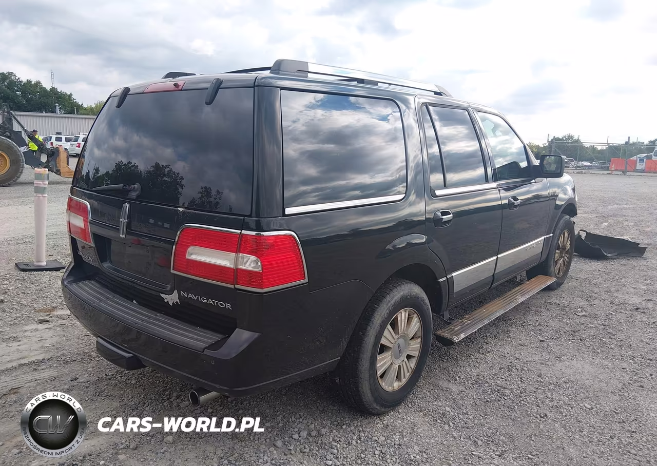 2010 Lincoln Navigator VIN:5LMJJ2J52AEJ07605 - 4