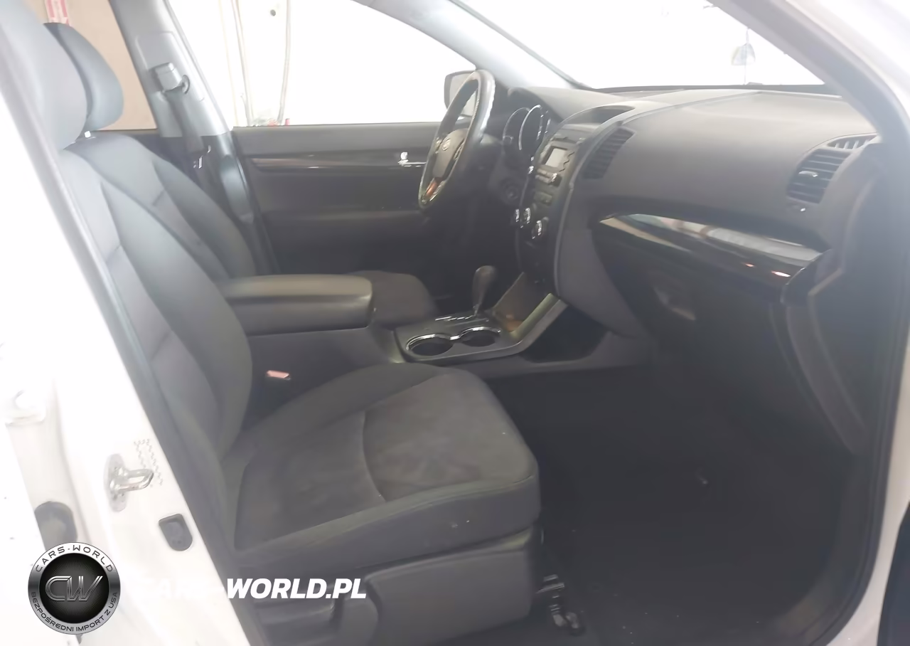 2011 Kia Sorento Lx VIN:5XYKT3A16BG112050 - 5